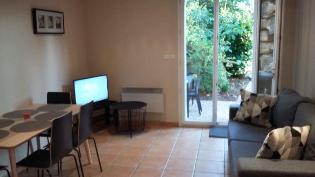 Appartement Dans Propriete Calme En Pleine Nature Charbonnieres-les-Bains Exterior photo
