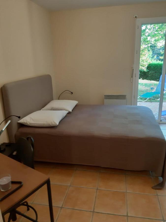 Appartement Dans Propriete Calme En Pleine Nature Charbonnieres-les-Bains Exterior photo